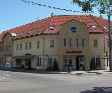 Panzio Sissi Hotel Godollo Exterior photo