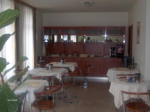 Panzio Sissi Hotel Godollo Exterior photo